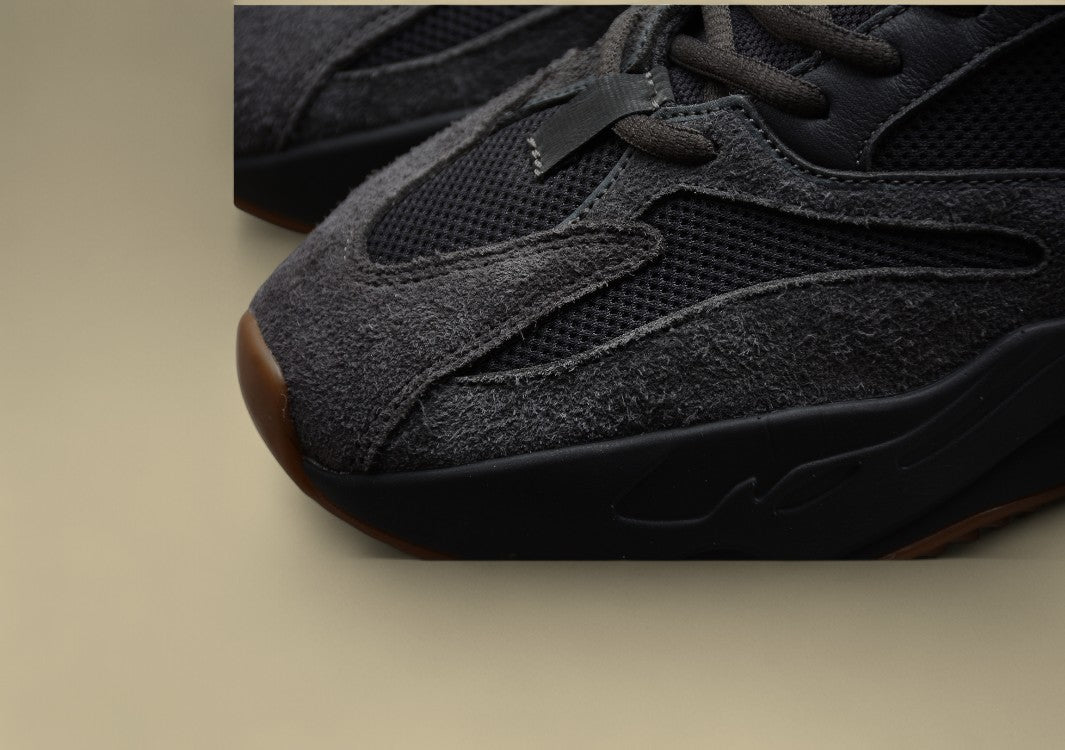 Yeezy Boost 700 Utility Black Coconut 700 All-Black Rubber Warrior Edition