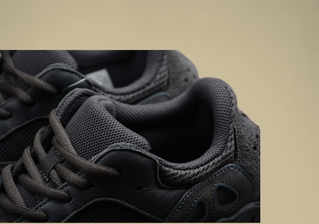 Yeezy Boost 700 Utility Black Coconut 700 All-Black Rubber Warrior Edition