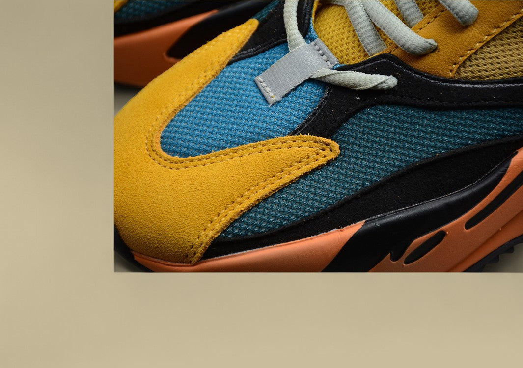 Yeezy Boost 700 V3 Alien Coconut 700 Luminous Milky White Retro Dad Shoes