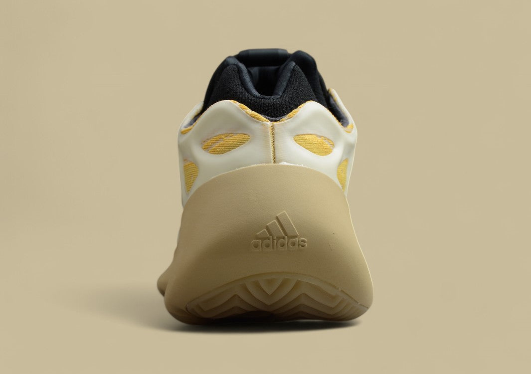 Yeezy Coconut 700 V3 "Srphym" yellow-gray