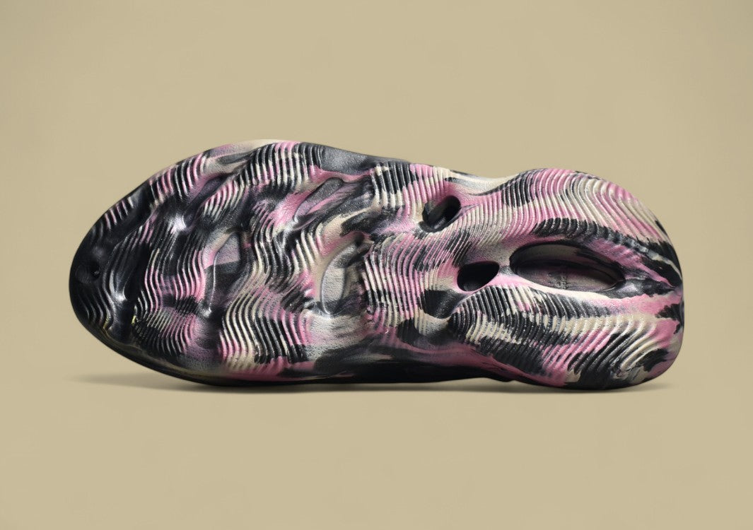 Yeezy Foam Runner MX Carbon Vivid Multicolor Meets Sculpted Innovation