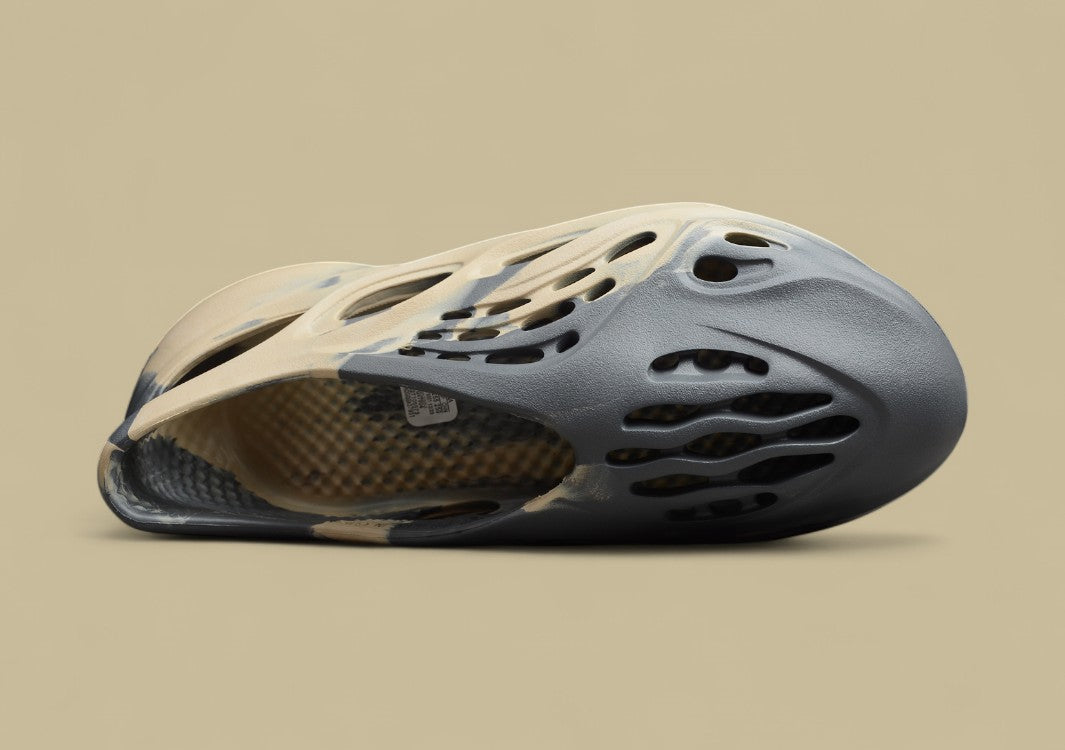 Yeezy Foam Runner "Moon Grey" Lightweight Ventilated Design