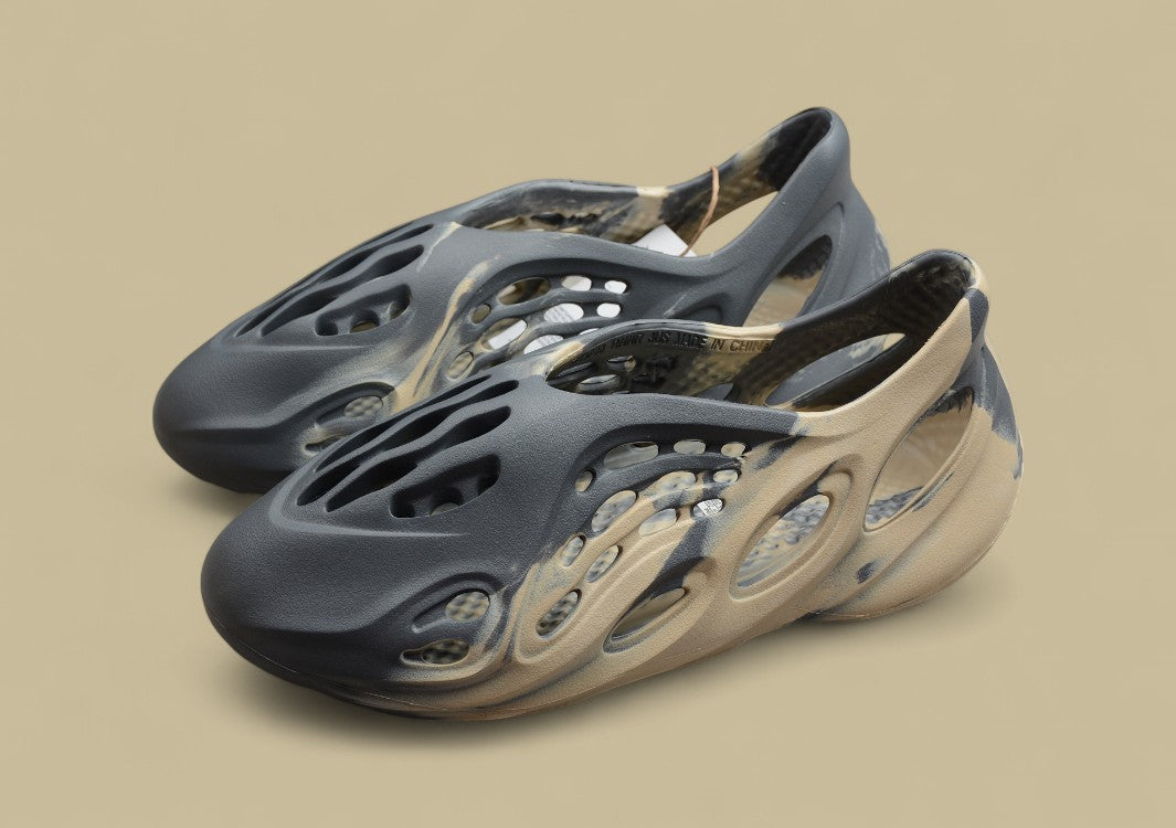 Yeezy Foam Runner "Moon Grey" Lightweight Ventilated Design