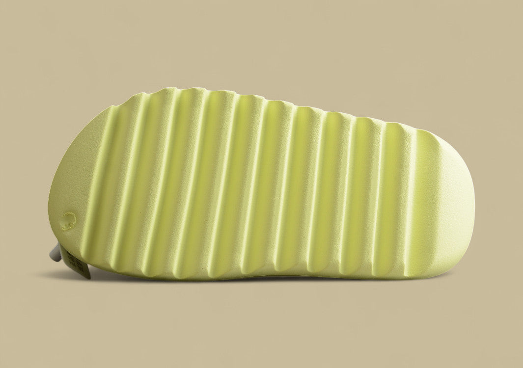 Yeezy Slide "Glow Green" Trendy Slippers Fluorescent Green Grainy Matte Coconut Half-slipper