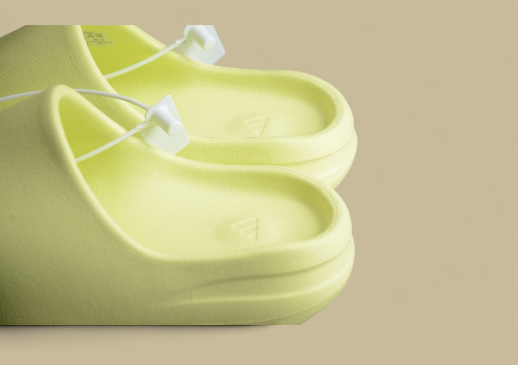 Yeezy Slide "Glow Green" trendy slippers fluorescent green