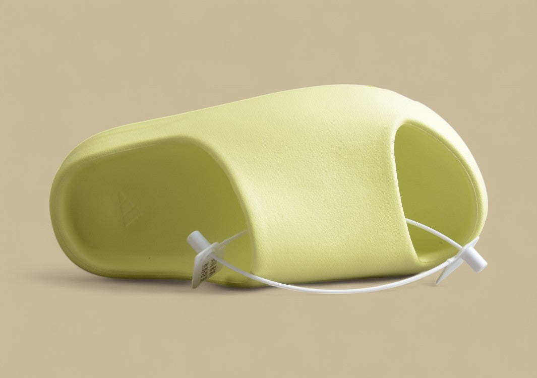 Yeezy Slide "Glow Green" trendy slippers fluorescent green
