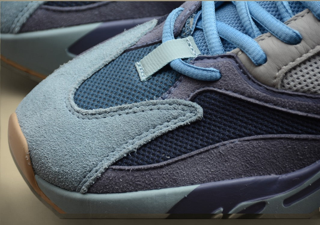 Yeezy boost 700 "Carbon Blue" Coconut