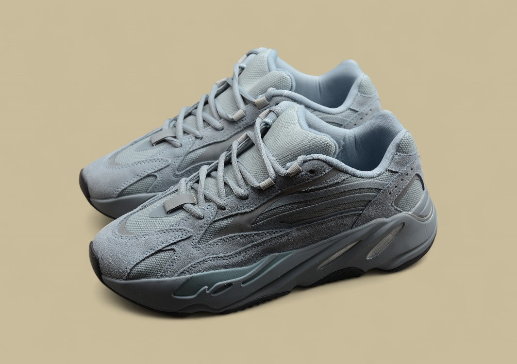 Yeezy boost 700 V2 "Hospital Blue" Haze Blue