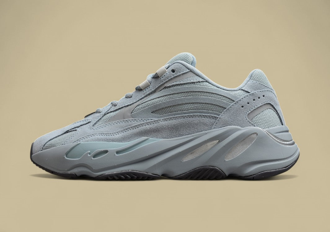 Yeezy boost 700 V2 "Hospital Blue" Haze Blue