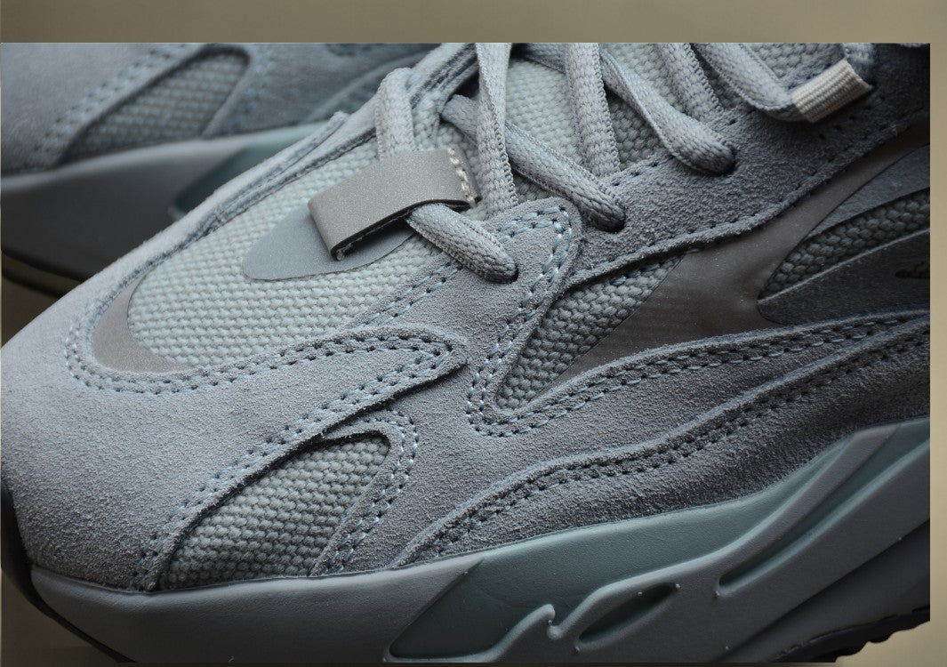 Yeezy boost 700 V2 "Hospital Blue" Haze Blue