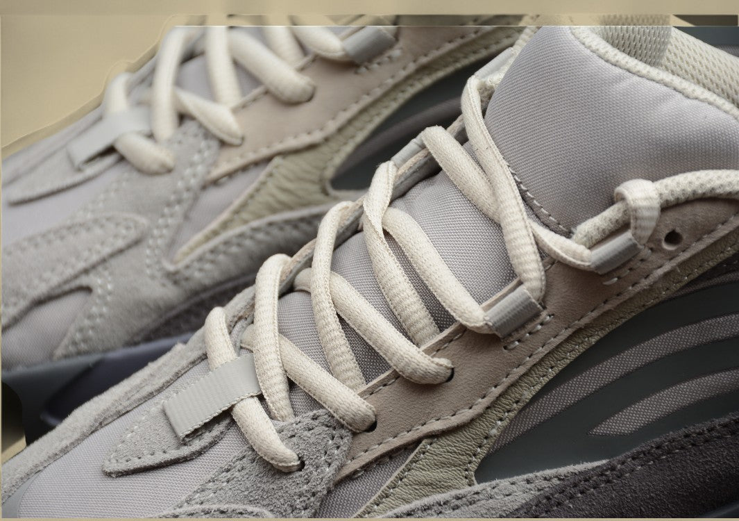 Yeezy boost 700 V2 "Tephra" Volcanic Brown Gray