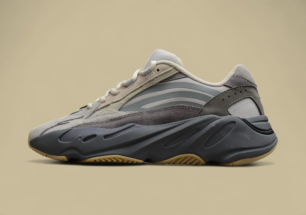 Yeezy boost 700 V2 "Tephra" Volcanic Brown Gray
