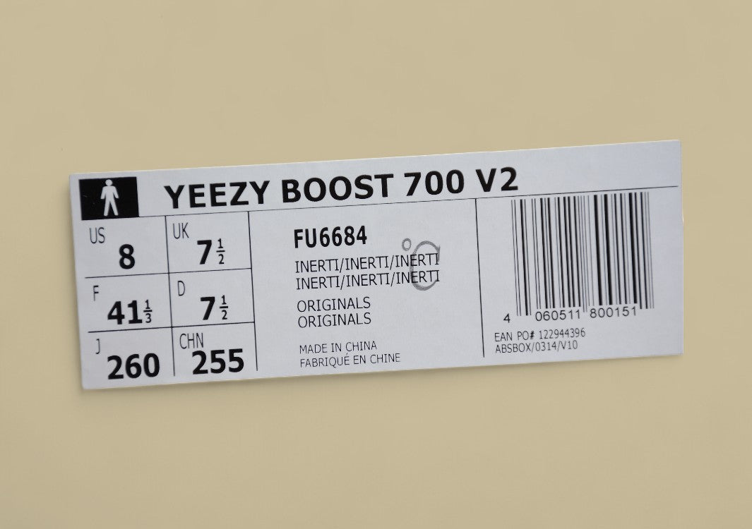 Yeezy boost 700 V2 "Vantage" Coconut Black Soul
