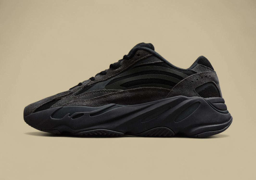 Yeezy boost 700 V2 "Vantage" Coconut Black Soul