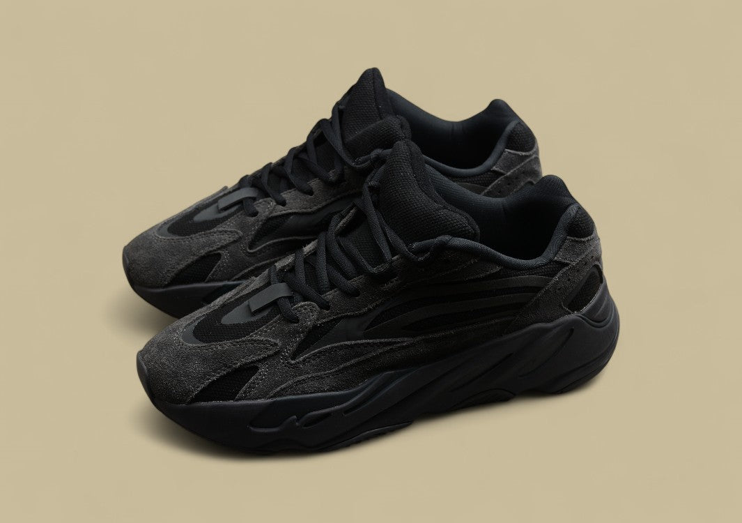Yeezy boost 700 V2 "Vantage" Coconut Black Soul