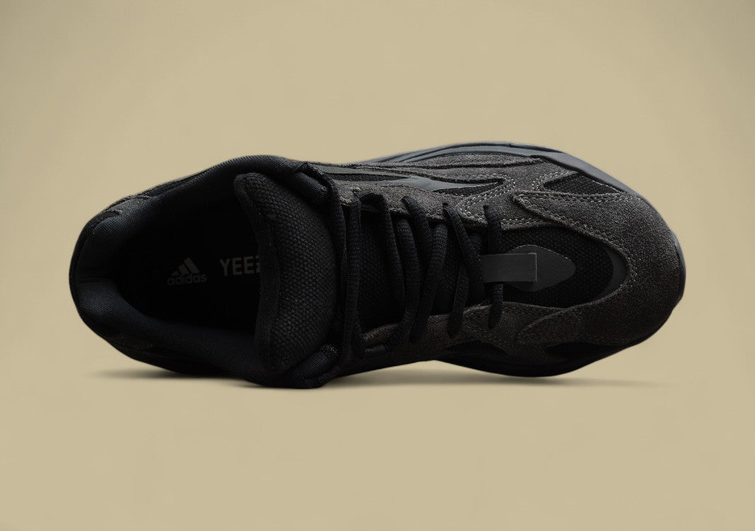 Yeezy boost 700 V2 "Vantage" Coconut Black Soul