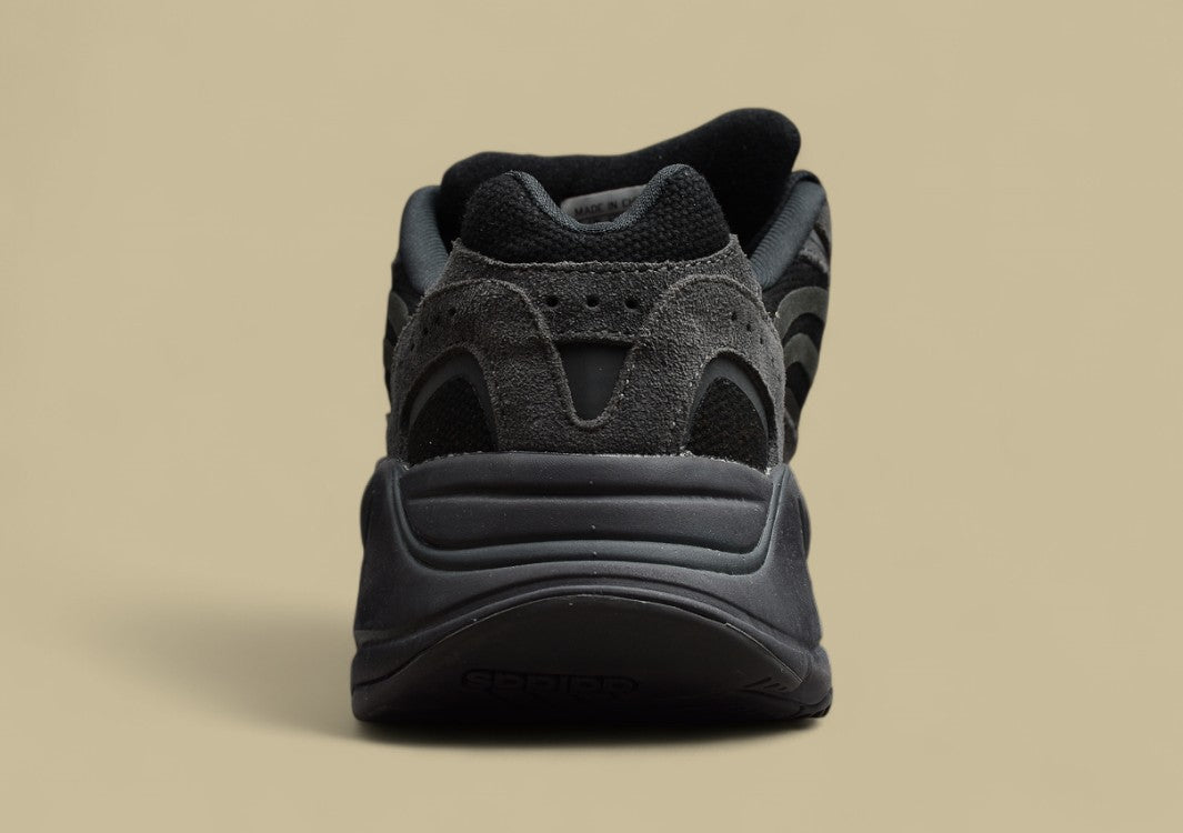 Yeezy boost 700 V2 "Vantage" Coconut Black Soul