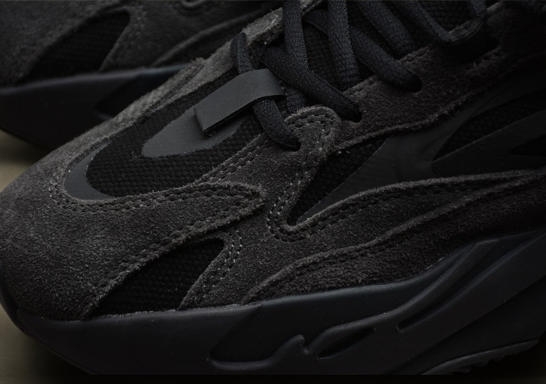 Yeezy boost 700 V2 "Vantage" Coconut Black Soul