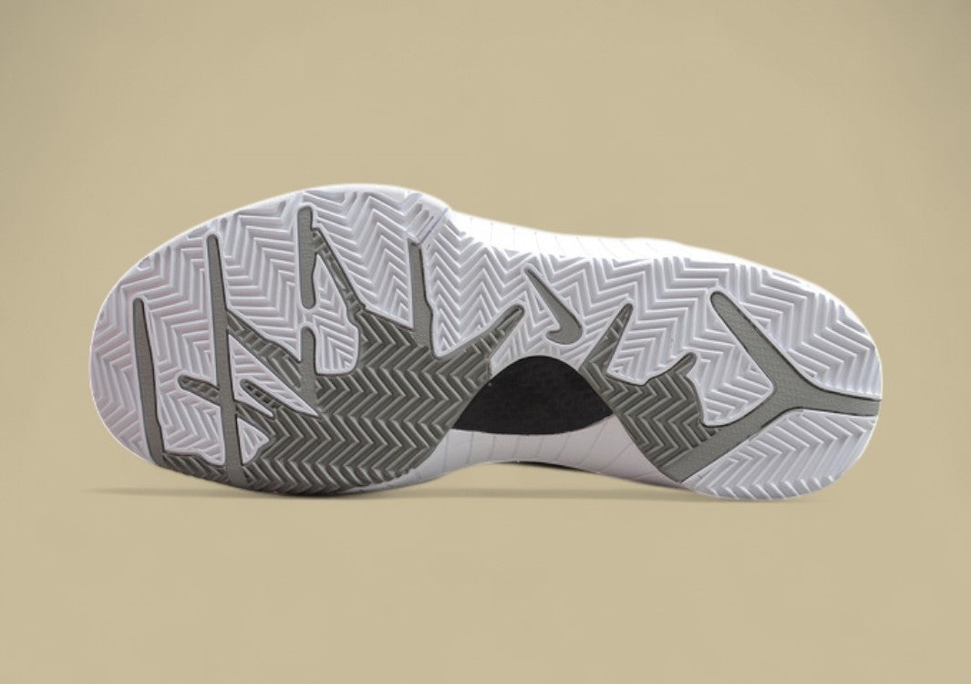 Zoom Kobe 4 Metallic/White/Light Grey