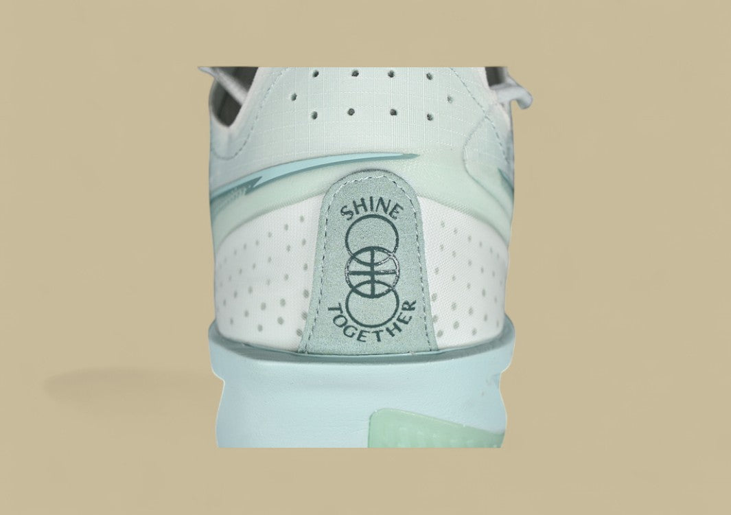 Nike Air Zoom G.T. Cut 3 EP Barely Green & Sail mit Safety Orange und Jade Ice Akzenten