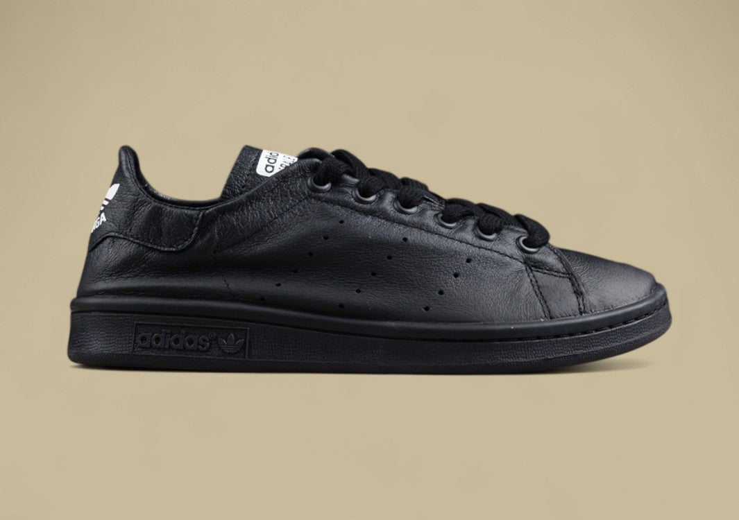 Adidas Stan Smith in Triple Black Leather